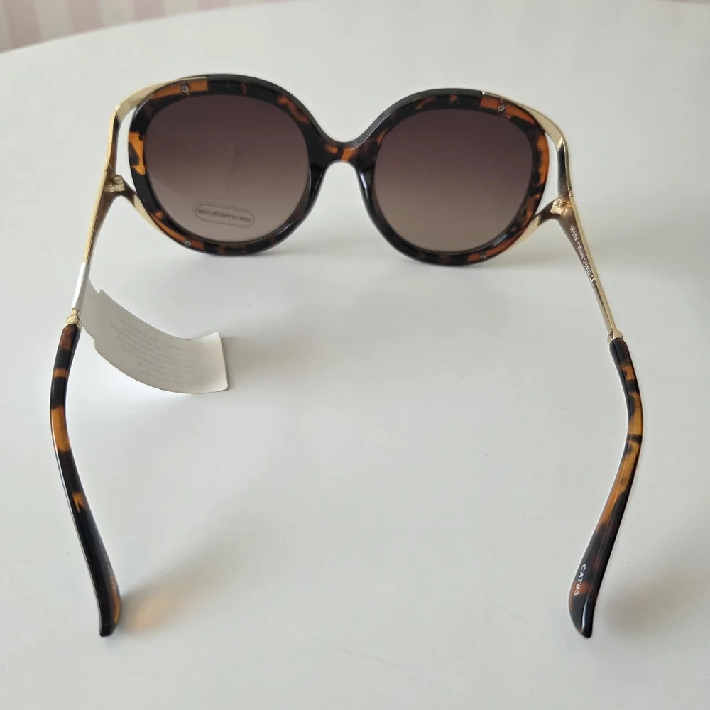 NWT Tortoise Shell Round Oversized‎ Sunglasses with Gold Accents UV400